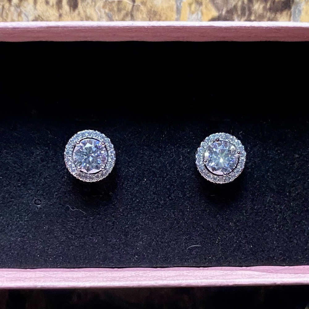 ✨ Moissanite Halo Diamond Earrings ✨